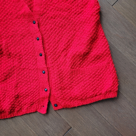 Oversized handmade button up knit vest bright red - Picture 4 of 8